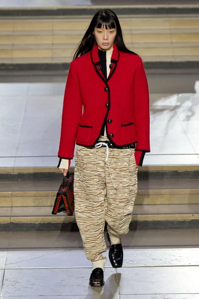 Look 23